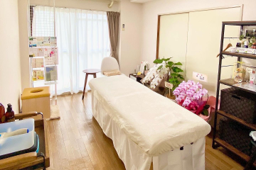 女性限定の完全予約制サロンで、癒しやくつろぎ、パワーアップできる非日常の空間と時間をご提供